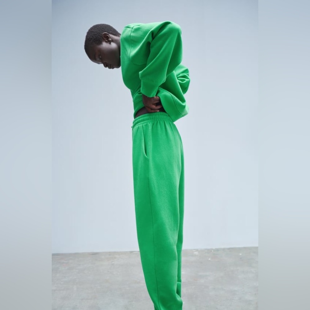 ZARA Sweatpants 💚 - Picture 2 of 5